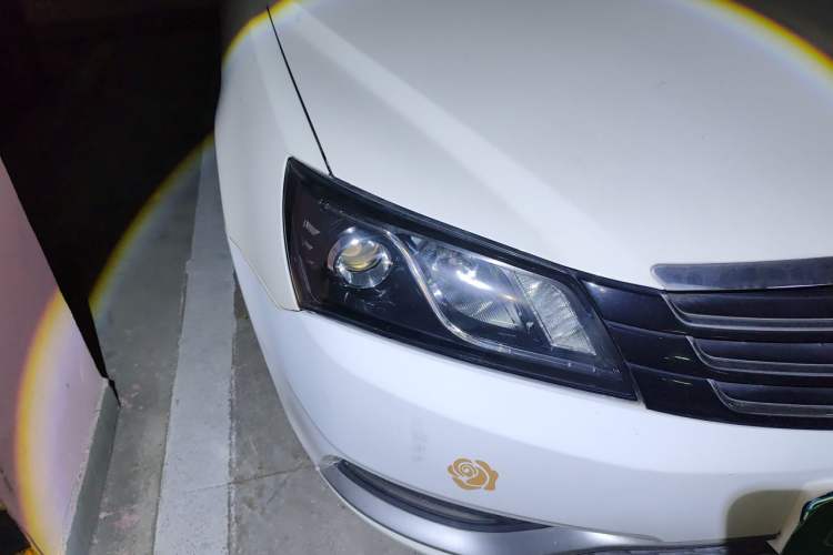 Used Geely Auto Emgrand 2014 Sedan 1.3T CVT Elite Model Right Front Headlight
