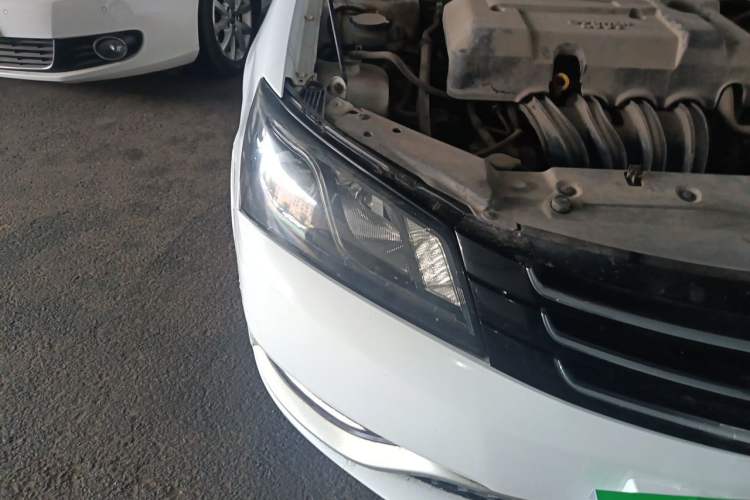 Used Geely Auto Emgrand 2014 Sedan 1.5L Manual Elite Model Right Front Headlight