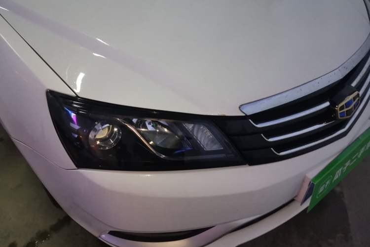 Used Geely Auto Emgrand 2014 Sedan 1.5L Manual Fashion Edition Right Front Headlight