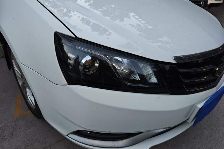 Used Geely Auto Emgrand 2014 Sedan 1.5L Manual Elite Model Right Front Headlight