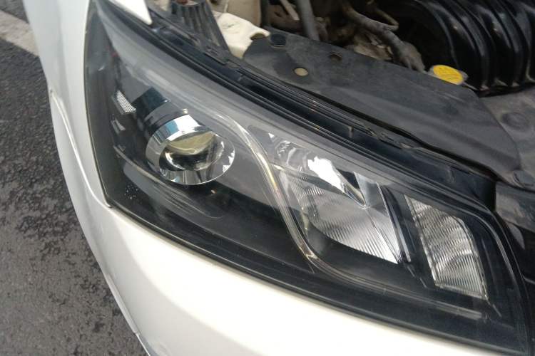 Used Geely Auto Emgrand 2014 Hatchback 1.5L Manual Elite Model Right Front Headlight