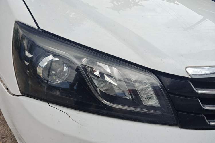 Used Geely Auto Emgrand 2014 Sedan 1.5L Manual Elite Model Right Front Headlight