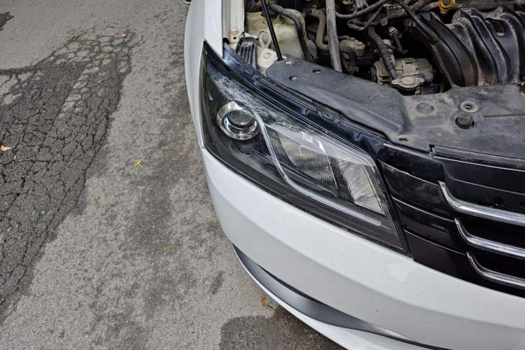 Used Geely Auto Emgrand 2014 Sedan 1.5L Manual Elite Model Right Front Headlight