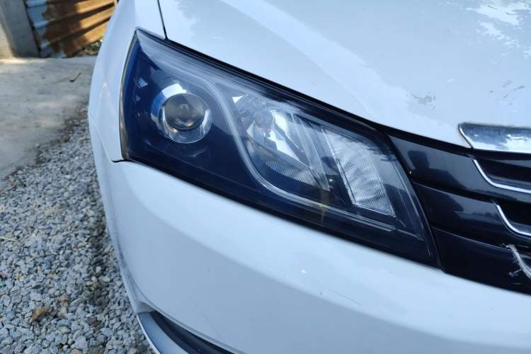 Used Geely Auto Emgrand 2014 Sedan 1.5L Manual Elite Model Right Front Headlight