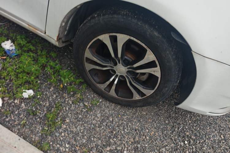 Used Geely Auto Emgrand 2014 Hatchback 1.5L Manual Elite Model Right Front Wheel Hub