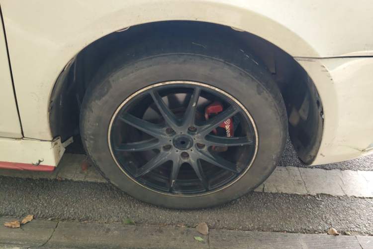 Used Geely Auto Emgrand 2014 Sedan 1.5L Manual Elite Model Right Front Wheel Hub