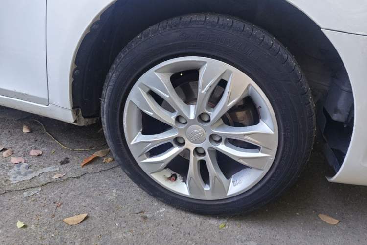 Used Geely Auto Emgrand 2014 Sedan 1.5L Manual Elite Model Right Front Wheel Hub