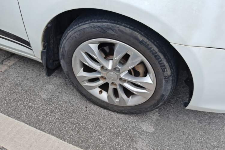Used Geely Auto Emgrand 2014 Sedan 1.5L CVT Elite Model Right Front Wheel Hub