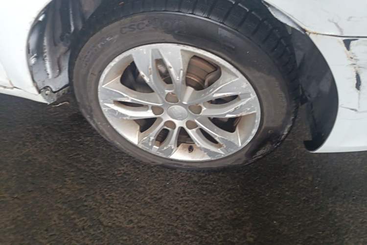 Used Geely Auto Emgrand 2014 Sedan 1.5L Manual Elite Model Right Front Wheel Hub