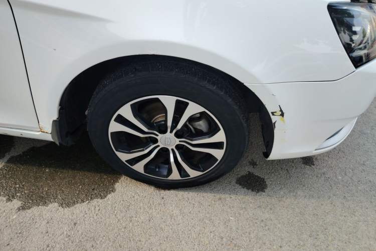 Used Geely Auto Emgrand 2014 Hatchback 1.5L Manual Elite Model Right Front Wheel Hub