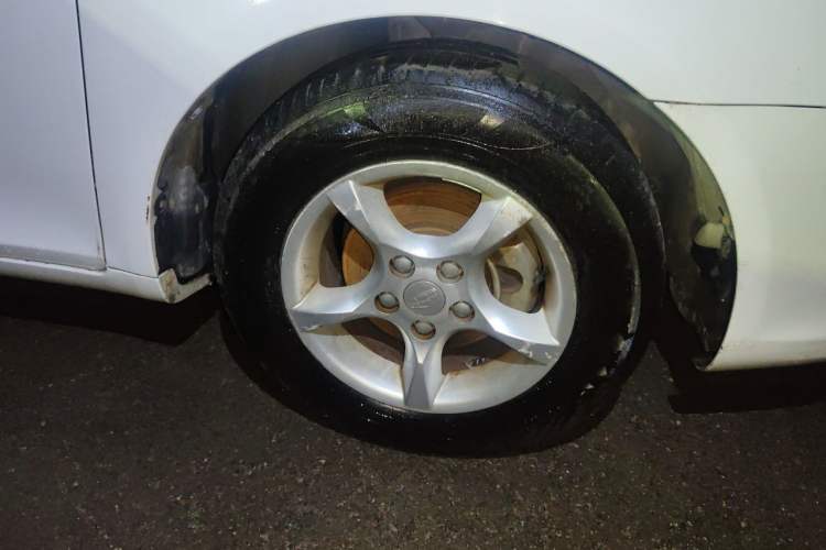 Used Geely Auto Emgrand 2014 Sedan 1.5L Manual Fashion Edition Right Front Wheel Hub