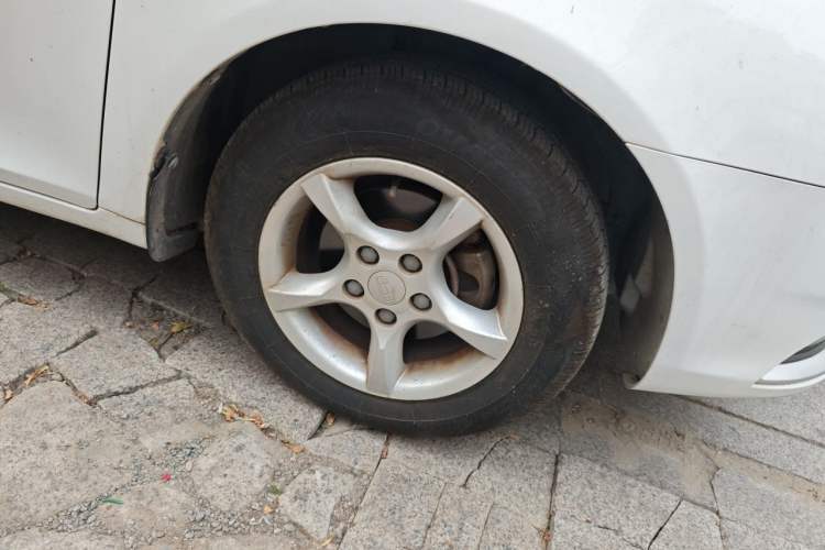 Used Geely Auto Emgrand 2014 Hatchback 1.5L Manual Fashion Edition Right Front Wheel Hub