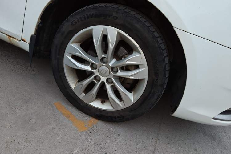 Used Geely Auto Emgrand 2014 Sedan 1.5L Manual Elite Model Right Front Wheel Hub