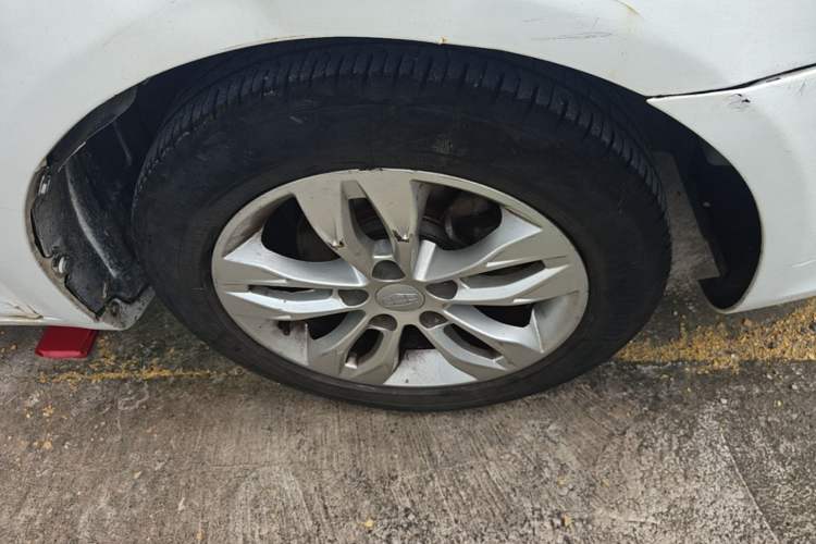 Used Geely Auto Emgrand 2014 Sedan 1.5L Manual Elite Model Right Front Wheel Hub