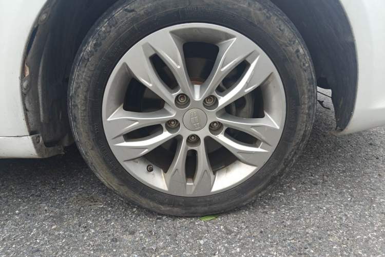 Used Geely Auto Emgrand 2014 Sedan 1.5L Manual Elite Model Right Front Wheel Hub