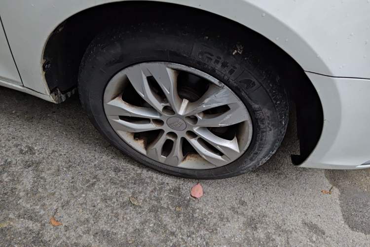 Used Geely Auto Emgrand 2014 Sedan 1.5L Manual Elite Model Right Front Wheel Hub