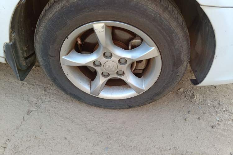 Used Geely Auto Emgrand 2014 Sedan 1.5L Manual Fashion Edition Right Front Wheel Hub