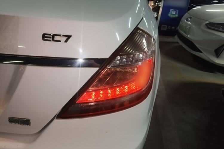 Used Geely Auto Emgrand 2014 Sedan 1.3T CVT Elite Model Right Rear Taillight