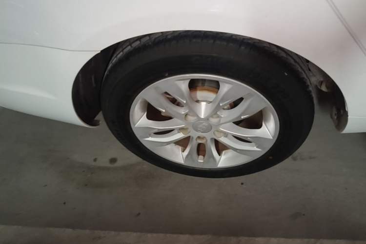 Used Geely Auto Emgrand 2014 Sedan 1.3T CVT Elite Model Right Rear Wheel Hub
