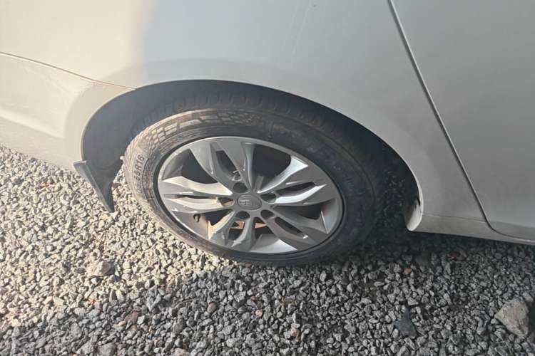 Used Geely Auto Emgrand 2014 Sedan 1.5L Manual Elite Model Right Rear Wheel Hub