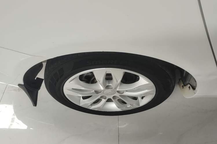 Used Geely Auto Emgrand 2014 Sedan 1.5L Manual Elite Model Right Rear Wheel Hub