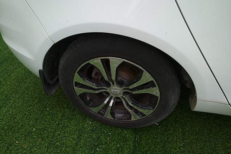 Used Geely Auto Emgrand 2014 Hatchback 1.5L Manual Elite Model Right Rear Wheel Hub