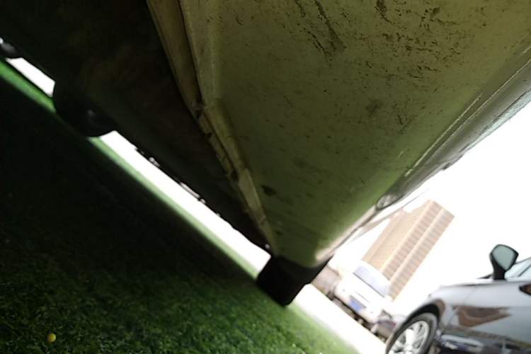 Used Geely Auto Emgrand 2014 Hatchback 1.5L Manual Elite Model Right Side Sill
