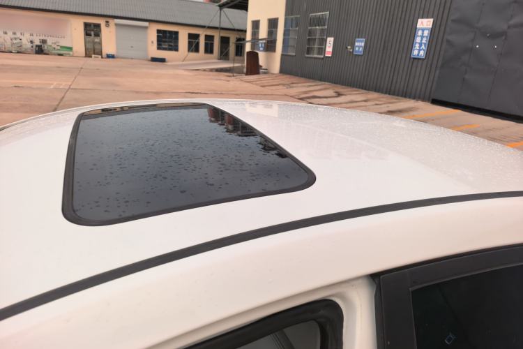 Used Geely Auto Emgrand 2014 Sedan 1.5L CVT Elite Model Roof