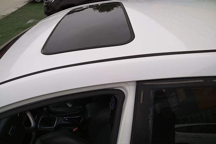 Used Geely Auto Emgrand 2014 Hatchback 1.5L Manual Elite Model Roof