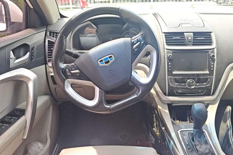 Used Geely Auto Emgrand 2014 Sedan 1.5L CVT Elite Model Steering Wheel