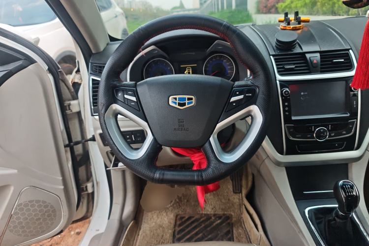 Used Geely Auto Emgrand 2014 Sedan 1.3T Manual Luxury Model Steering Wheel