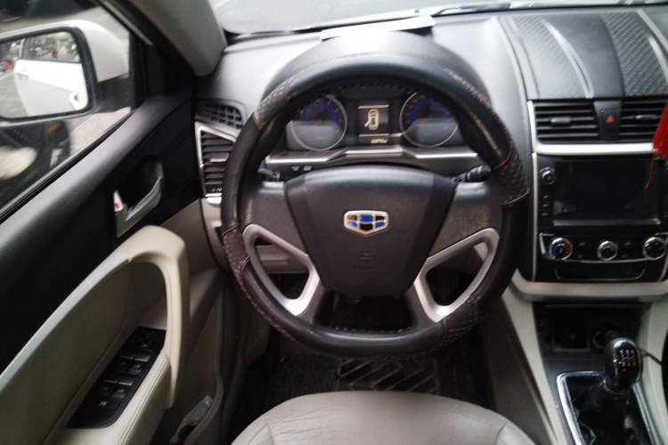 Used Geely Auto Emgrand 2014 Sedan 1.5L Manual Fashion Edition Steering Wheel