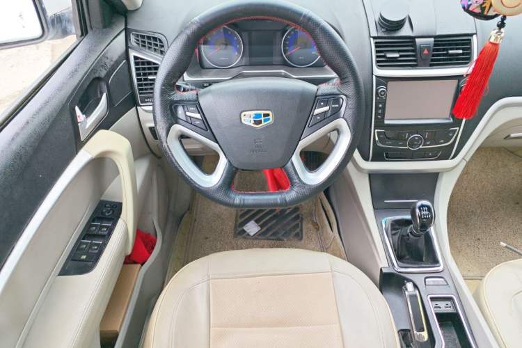 Used Geely Auto Emgrand 2014 Sedan 1.3T Manual Luxury Model Steering Wheel