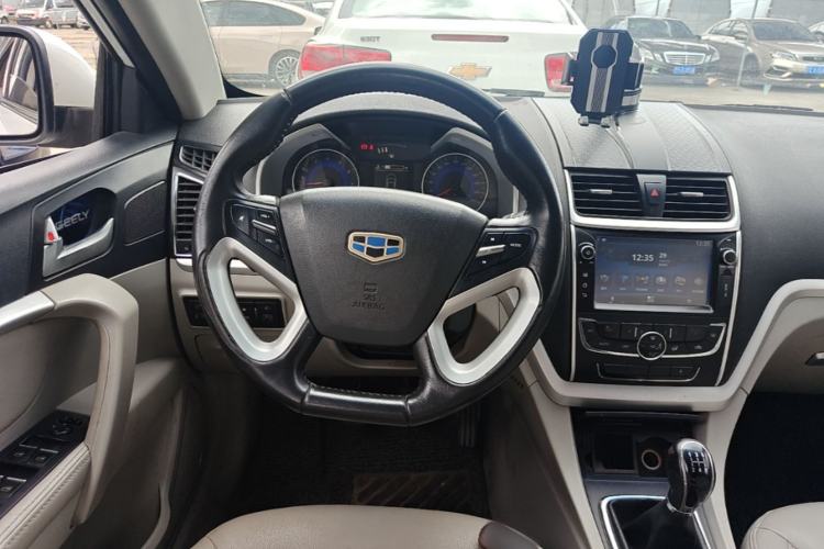 Used Geely Auto Emgrand 2014 Sedan 1.5L Manual Elite Model Steering Wheel