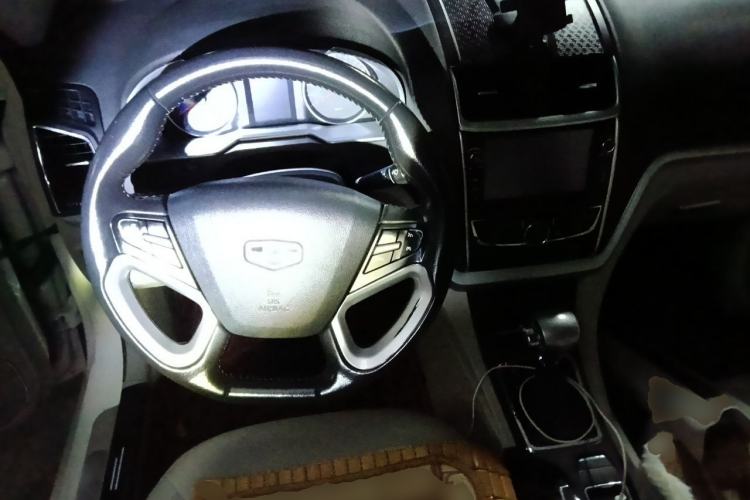 Used Geely Auto Emgrand 2014 Sedan 1.3T CVT Prestige Model Steering Wheel