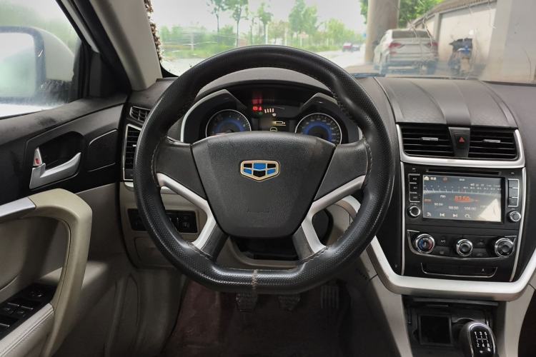 Used Geely Auto Emgrand 2014 Sedan 1.5L Manual Fashion Edition Steering Wheel