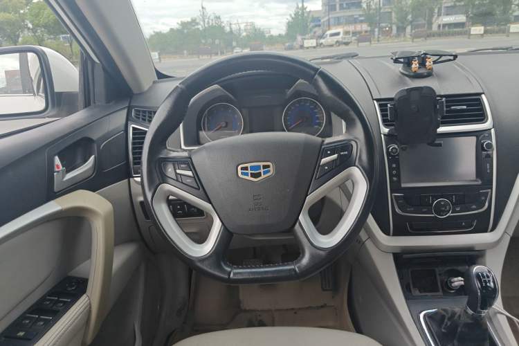 Used Geely Auto Emgrand 2014 Sedan 1.5L Manual Elite Model Steering Wheel