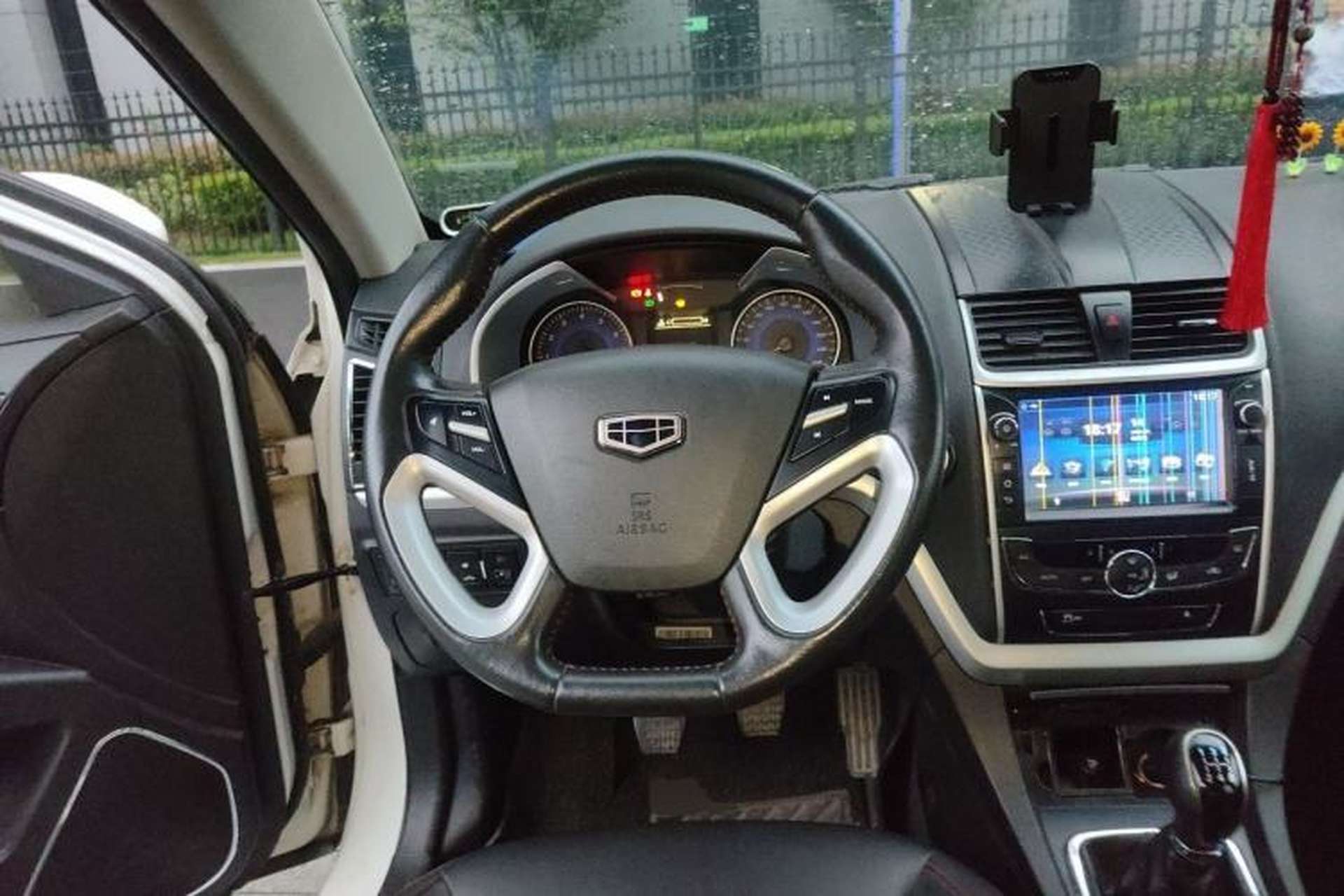 Used Geely Auto Emgrand 2014 Sedan 1.5L Manual Elite Model Steering Wheel