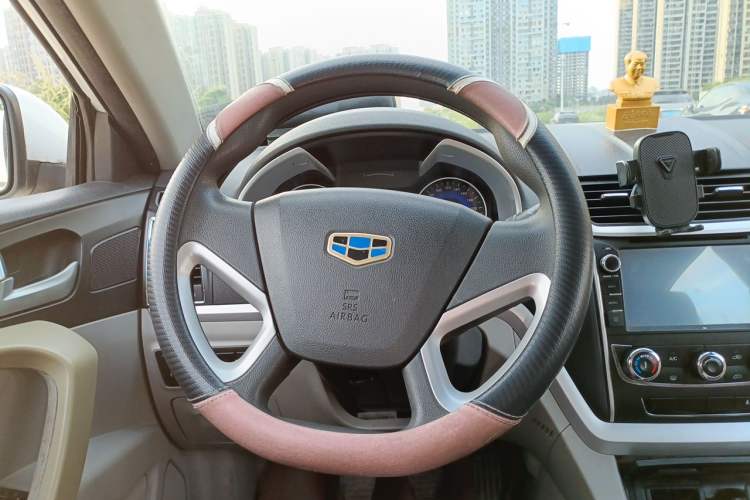 Used Geely Auto Emgrand 2014 Sedan 1.5L Manual Fashion Edition Steering Wheel