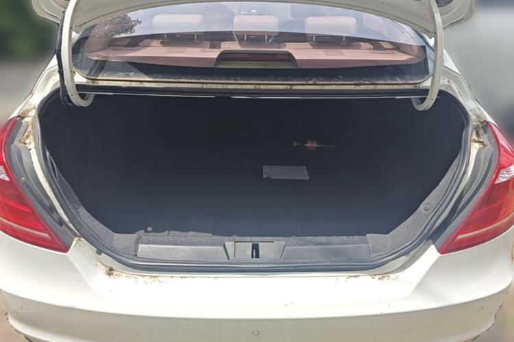 Used Geely Auto Emgrand 2014 Sedan 1.5L CVT Elite Model Trunk