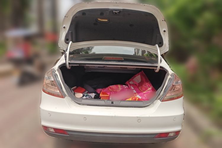 Used Geely Auto Emgrand 2014 Sedan 1.3T CVT Prestige Model Trunk