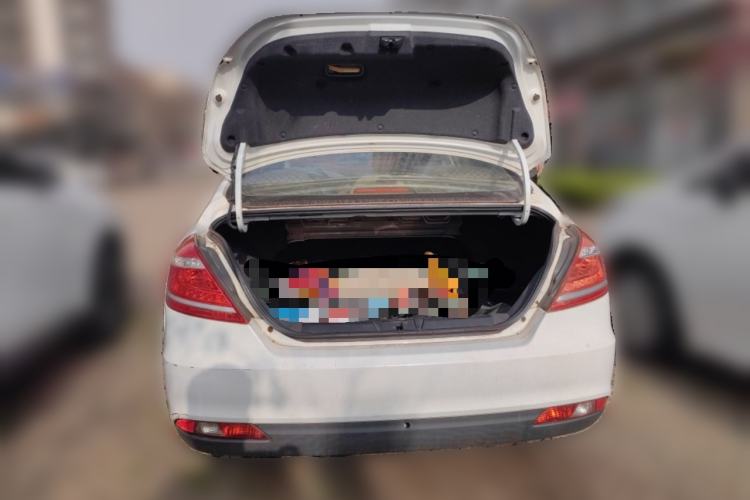 Used Geely Auto Emgrand 2014 Sedan 1.5L Manual Fashion Edition Trunk