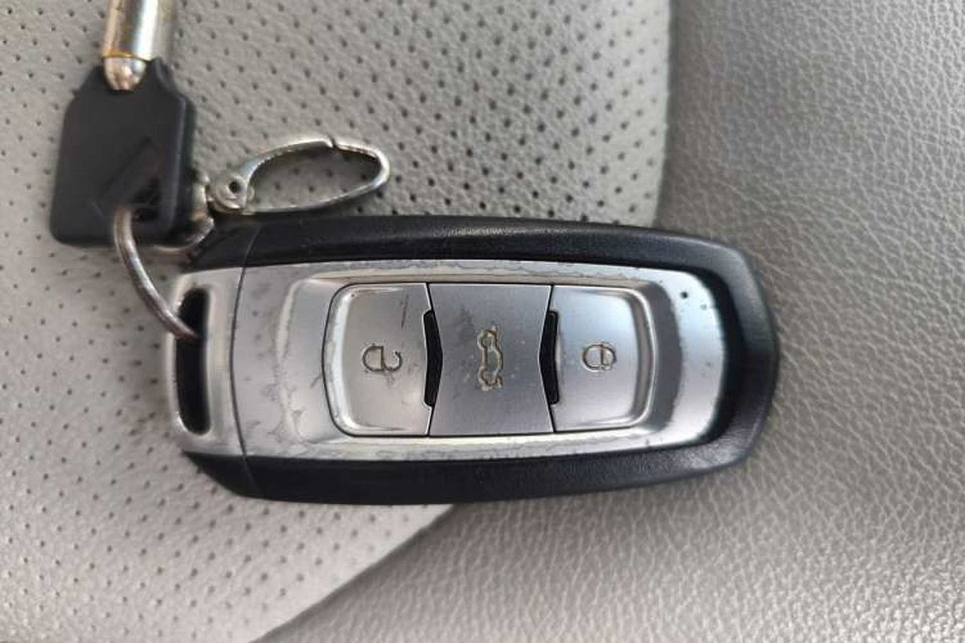 Used Geely Auto Emgrand 2014 Sedan 1.5L CVT Elite Model Vehicle Key