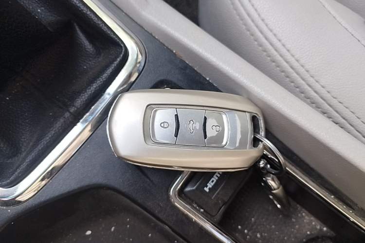Used Geely Auto Emgrand 2014 Sedan 1.5L Manual Elite Model Vehicle Key