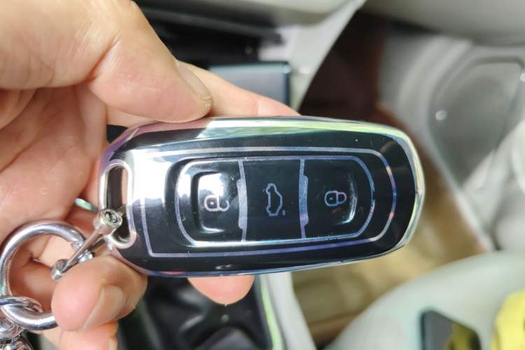 Used Geely Auto Emgrand 2014 Sedan 1.5L Manual Elite Model Vehicle Key