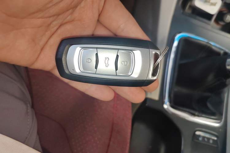 Used Geely Auto Emgrand 2014 Sedan 1.5L Manual Elite Model Vehicle Key