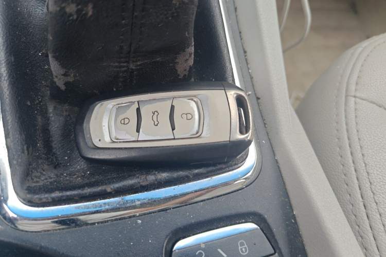 Used Geely Auto Emgrand 2014 Sedan 1.5L Manual Elite Model Vehicle Key