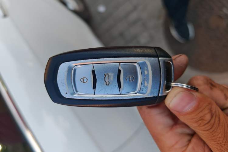 Used Geely Auto Emgrand 2014 Sedan 1.3T CVT Elite Model Vehicle Key