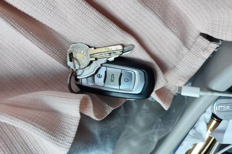 Used Geely Auto Emgrand 2014 Sedan 1.5L Manual Elite Model Vehicle Key