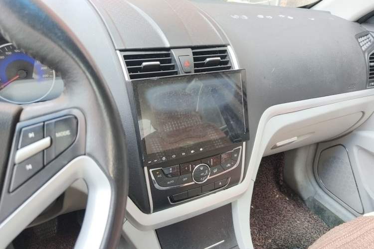 Used Geely Auto Emgrand 2014 Sedan 1.5L Manual Elite Model Audio And AC Panel